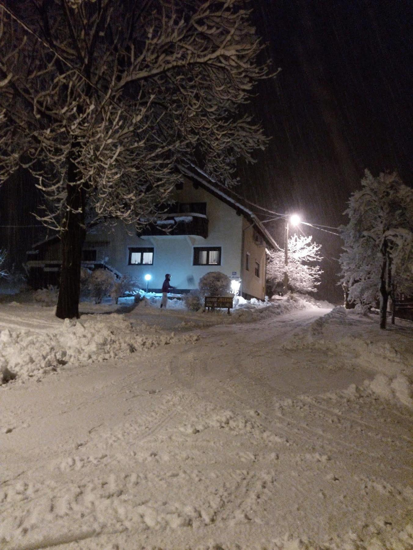 塞里特雷尼科伊莲娜旅馆公寓 外观 照片